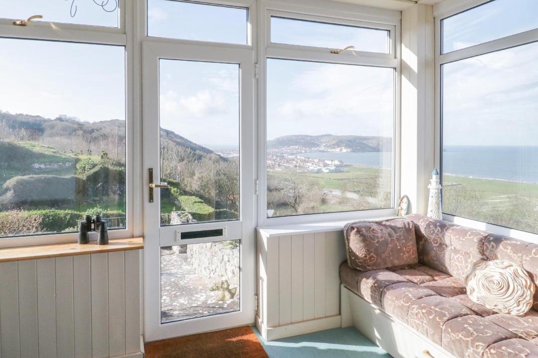 Photo of Livingroom in Llandudno