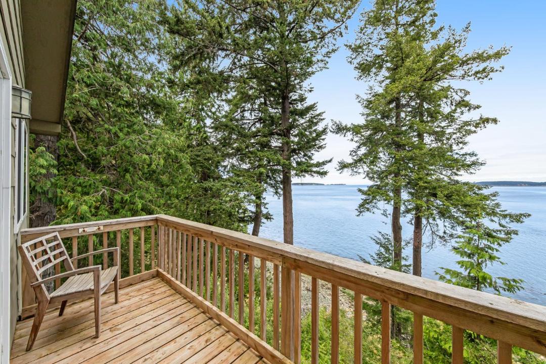 Photo of Patio Balcony in Eastsound