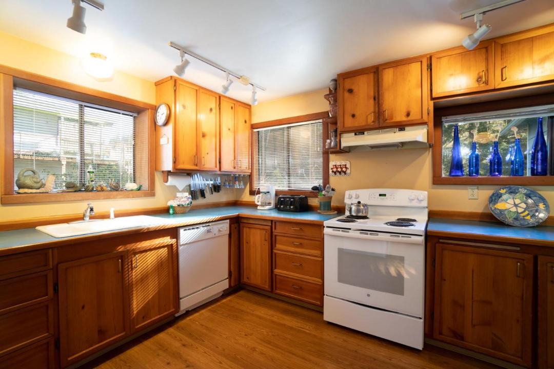 Photo of Kitchen in Neahkahnie Beach