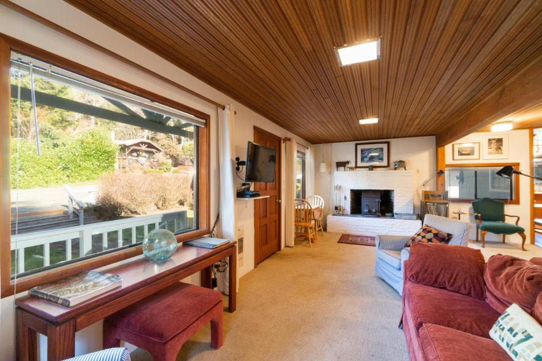 Photo of Livingroom in Neahkahnie Beach