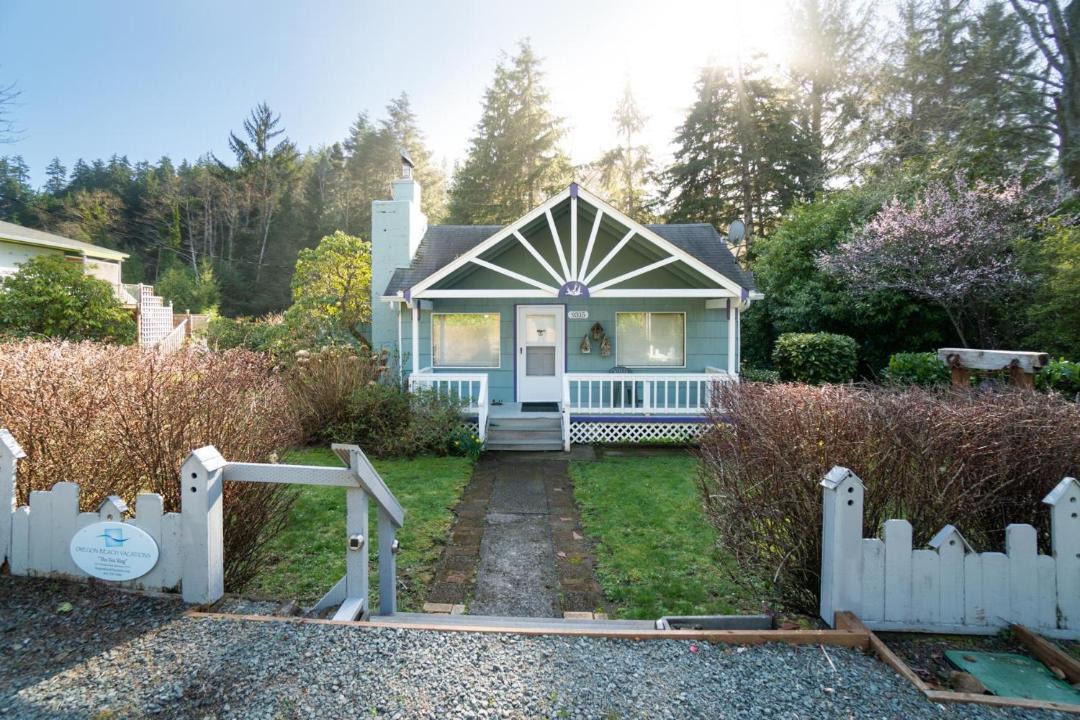 Photo of Buildings in Neahkahnie Beach