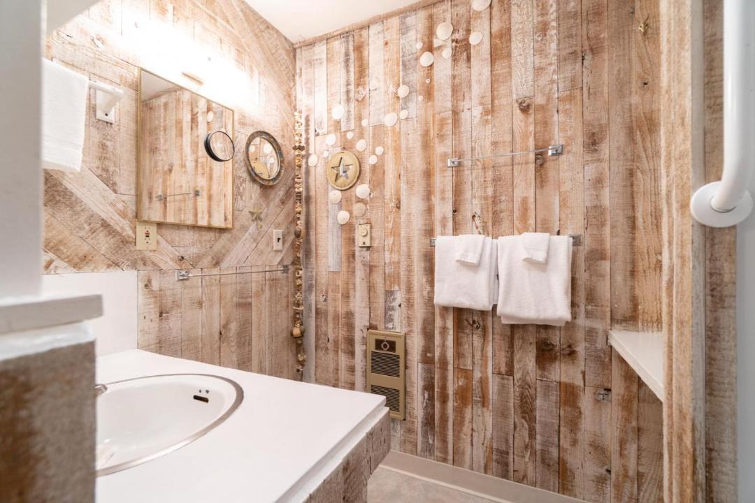 Photo of Bathroom in Neahkahnie Beach