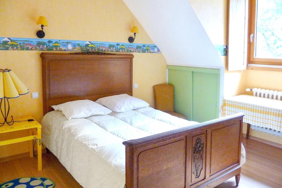 Photo of Bedroom in Plougrescant
