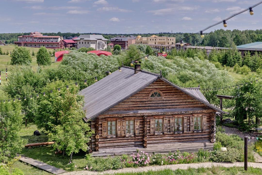 Photo of Buildings in Petrovo