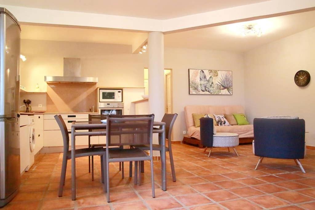 Photo of Livingroom in Trois-Rivieres