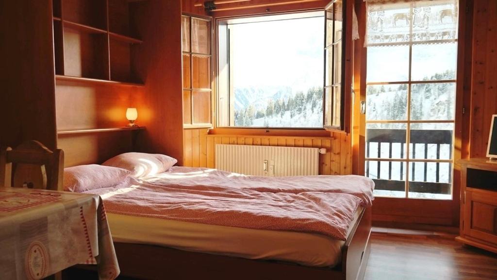 Photo of Bedroom in Champoussin
