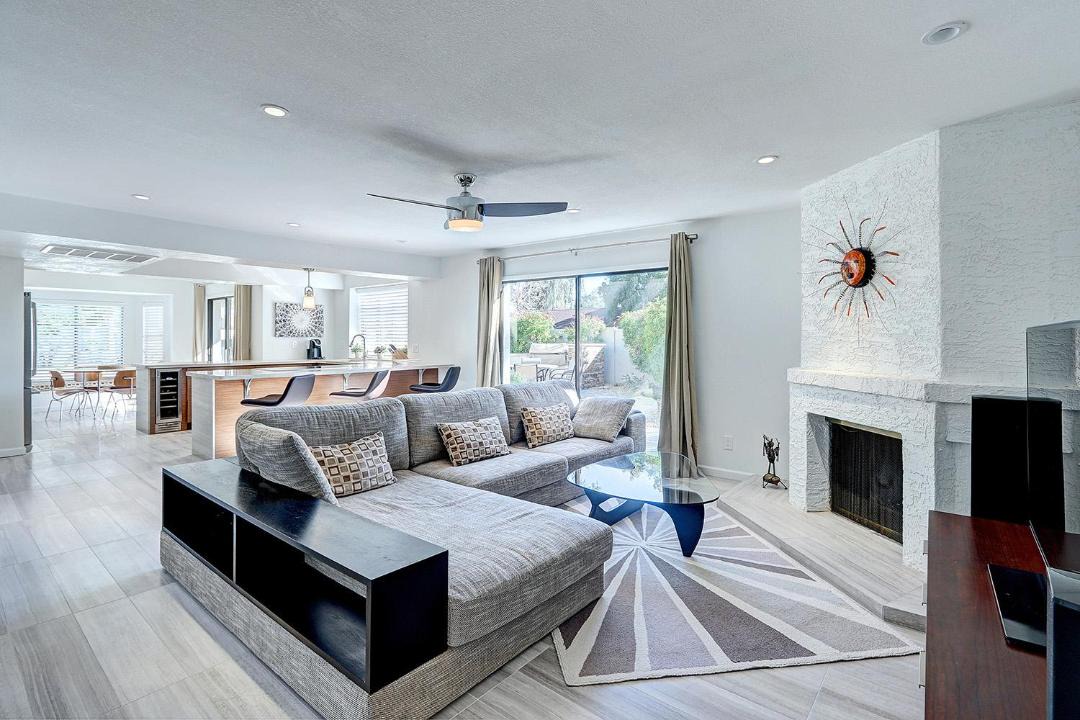 Photo of Livingroom in Paradise Valley Village