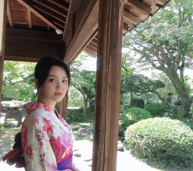 Photo of Human In Picture in Kitsuki