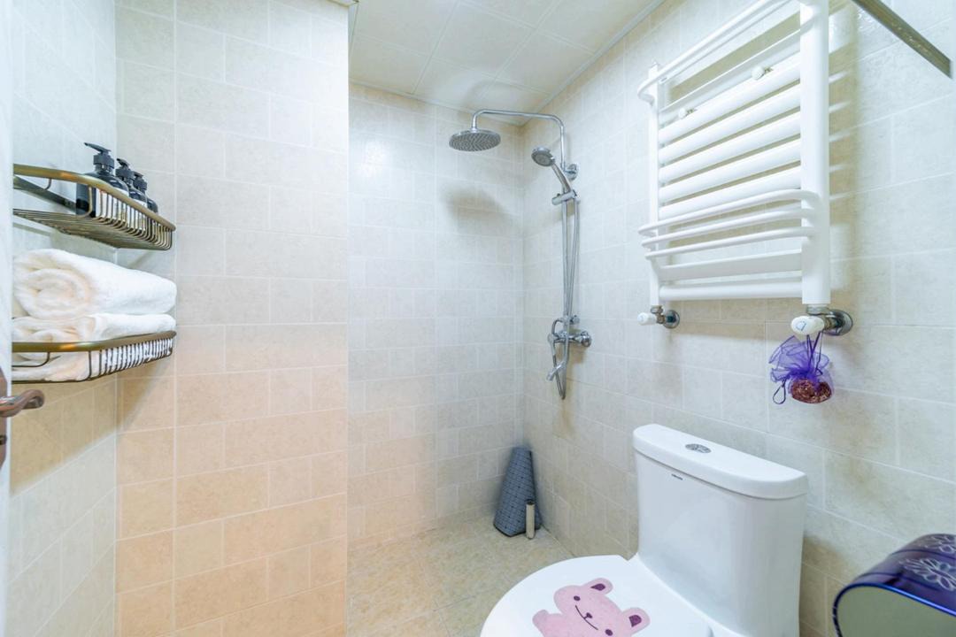 Photo of Bathroom in Erqi District