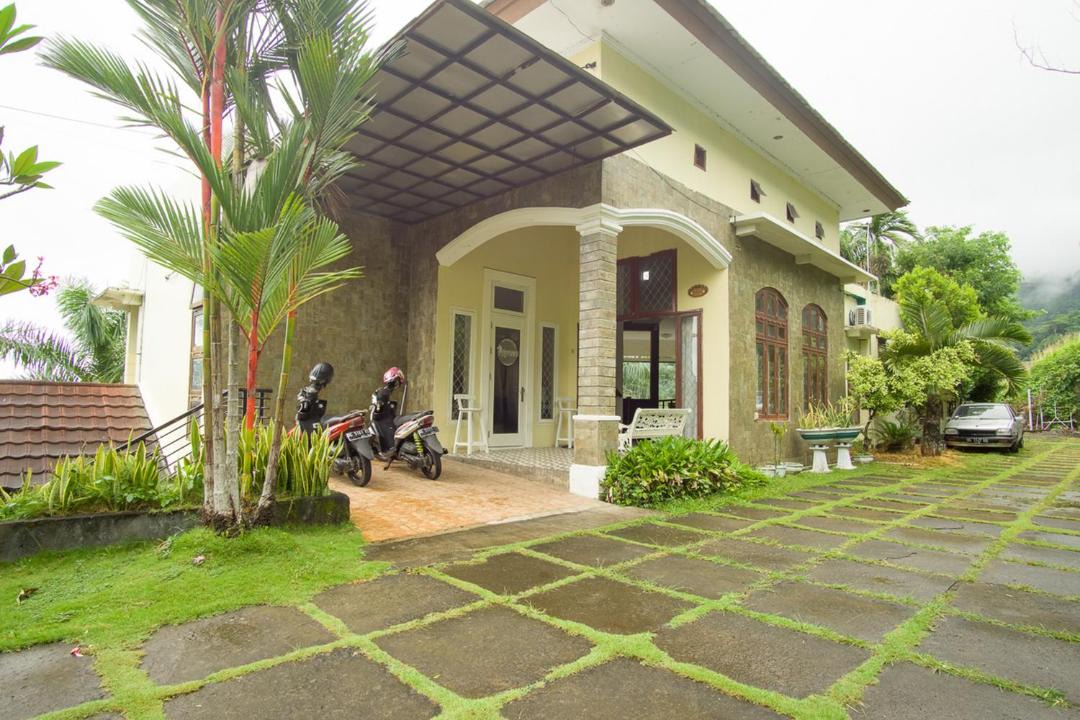 Photo of Others in Pulau Maitara