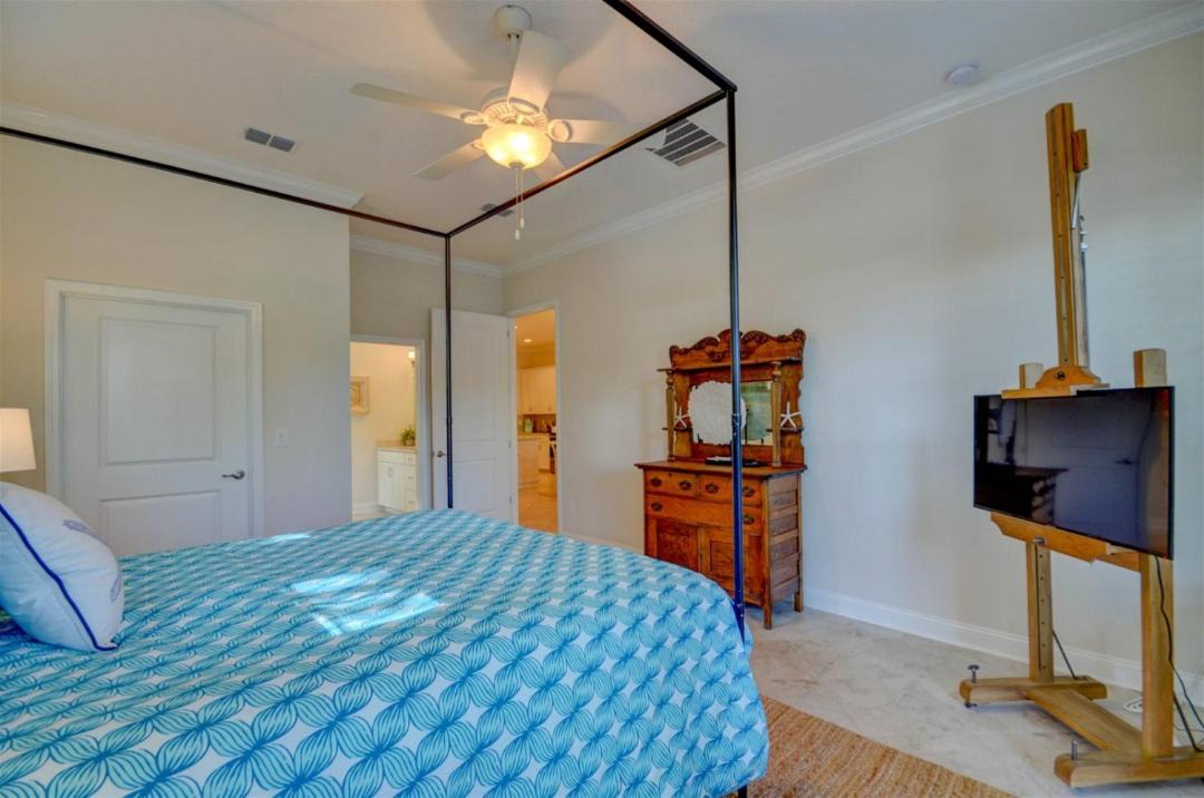 Photo of Bedroom in American Beach