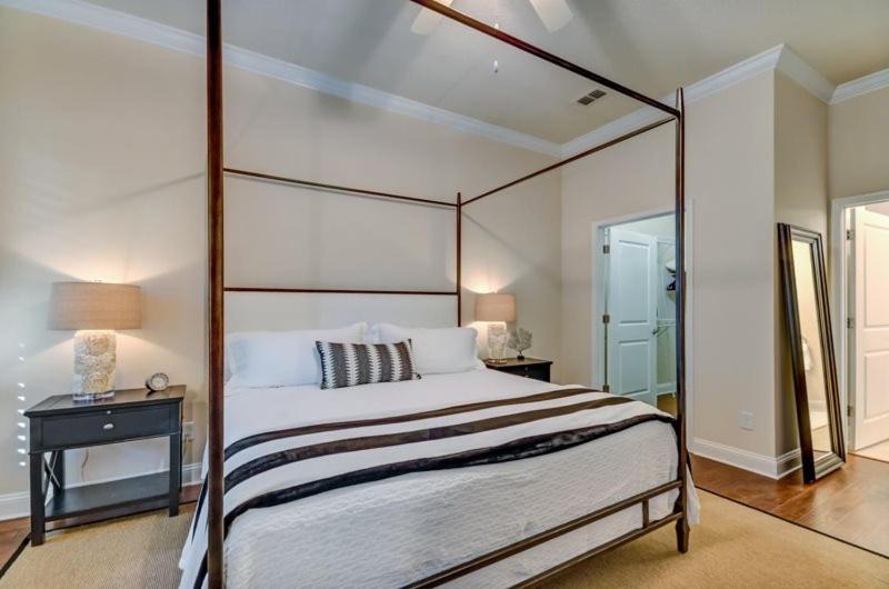 Photo of Bedroom in American Beach