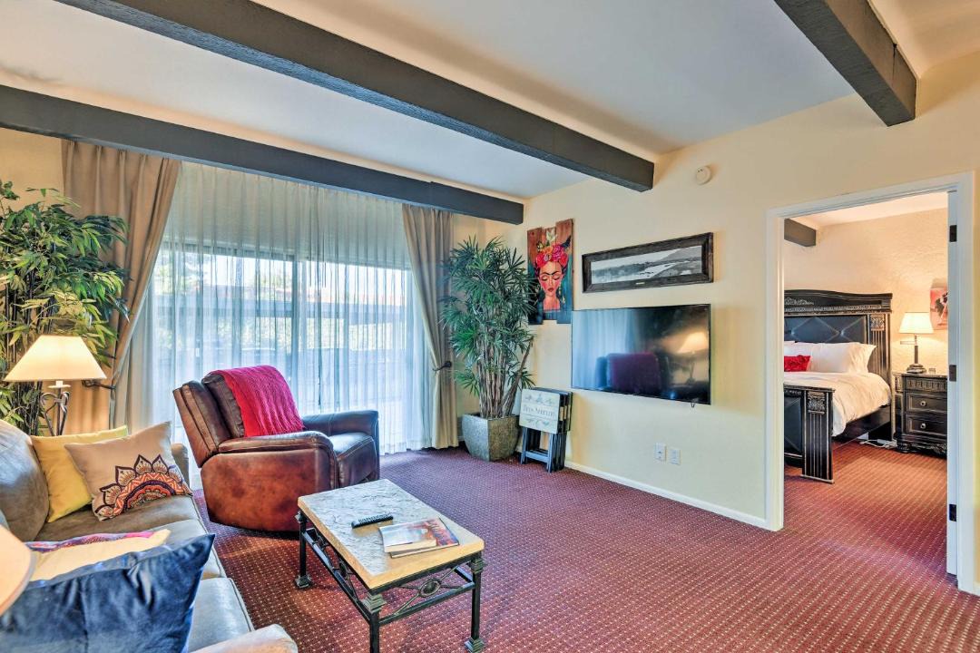 Photo of Livingroom in Inner Circle