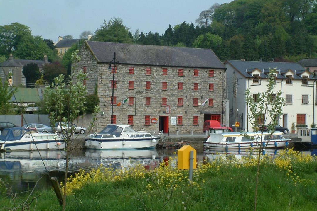 Photo of Buildings in Tinnahinch