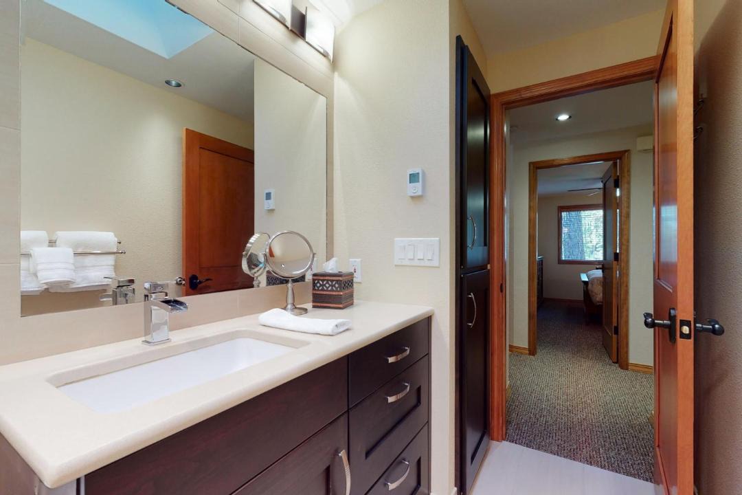 Photo of Bathroom in Overlook Park