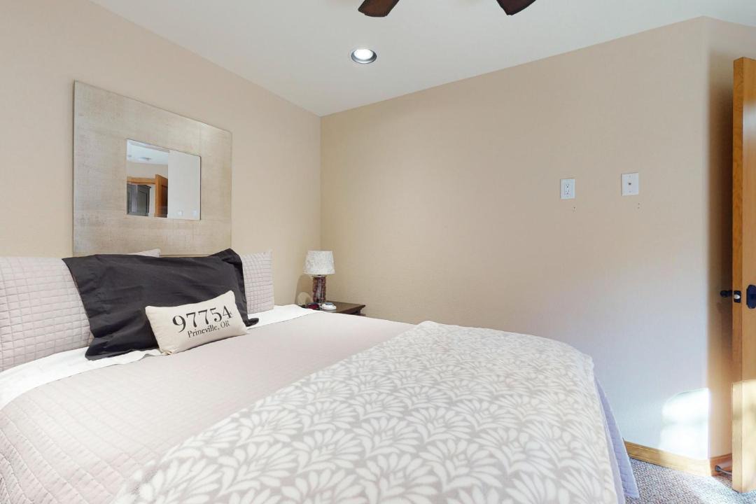 Photo of Bedroom in Overlook Park