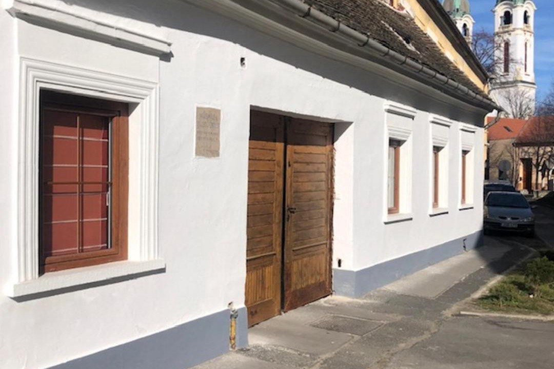 Photo of Buildings in Papa
