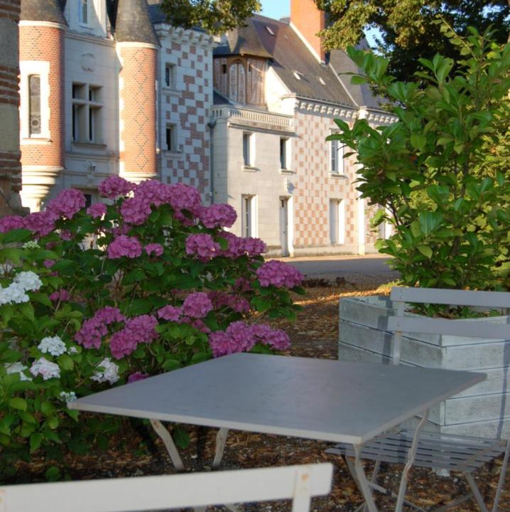 Photo of Buildings in Nazelles-Negron