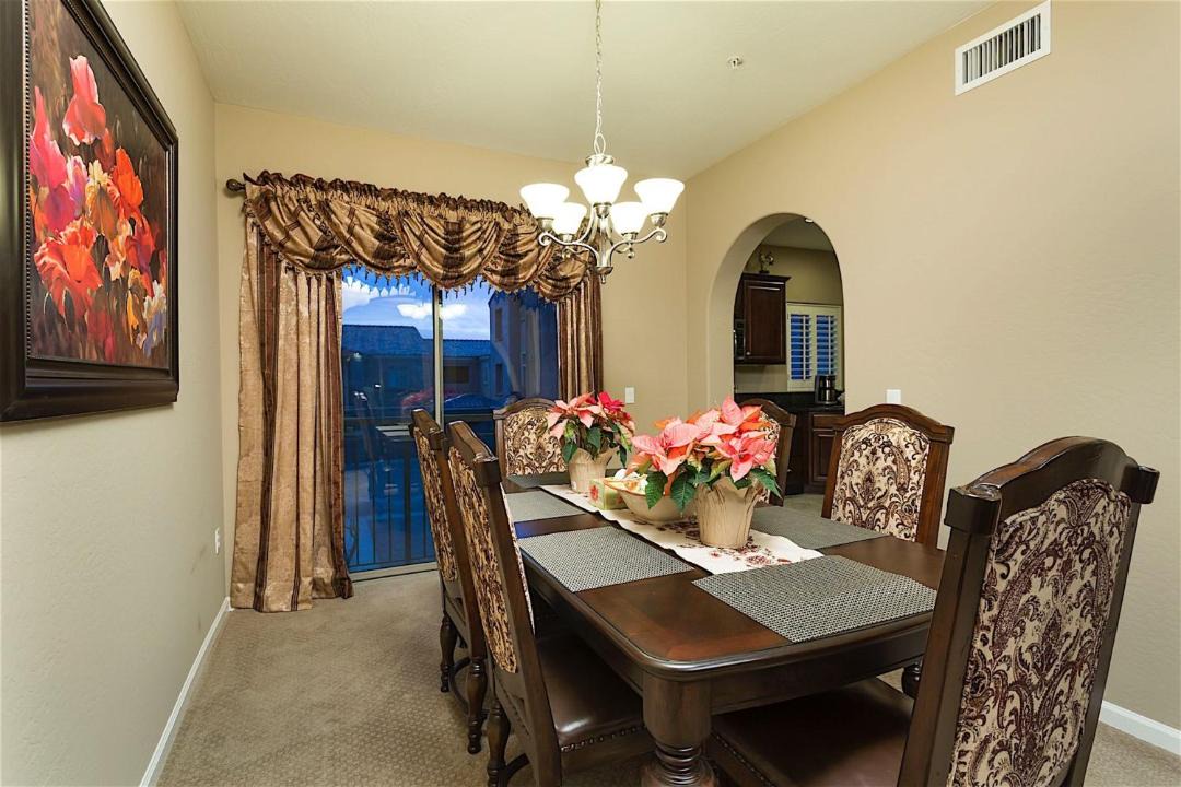 Photo of Livingroom in Desert Ridge