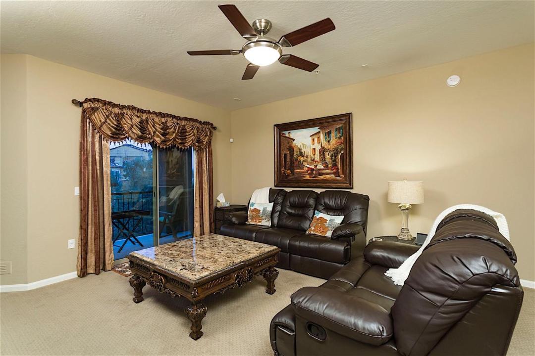 Photo of Livingroom in Desert Ridge