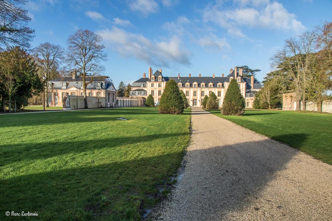 Photo of Buildings in Abondant