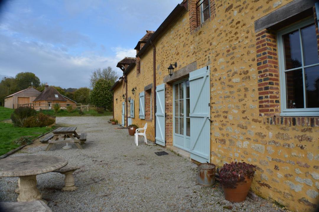 Photo of Buildings in Cisai-Saint-Aubin