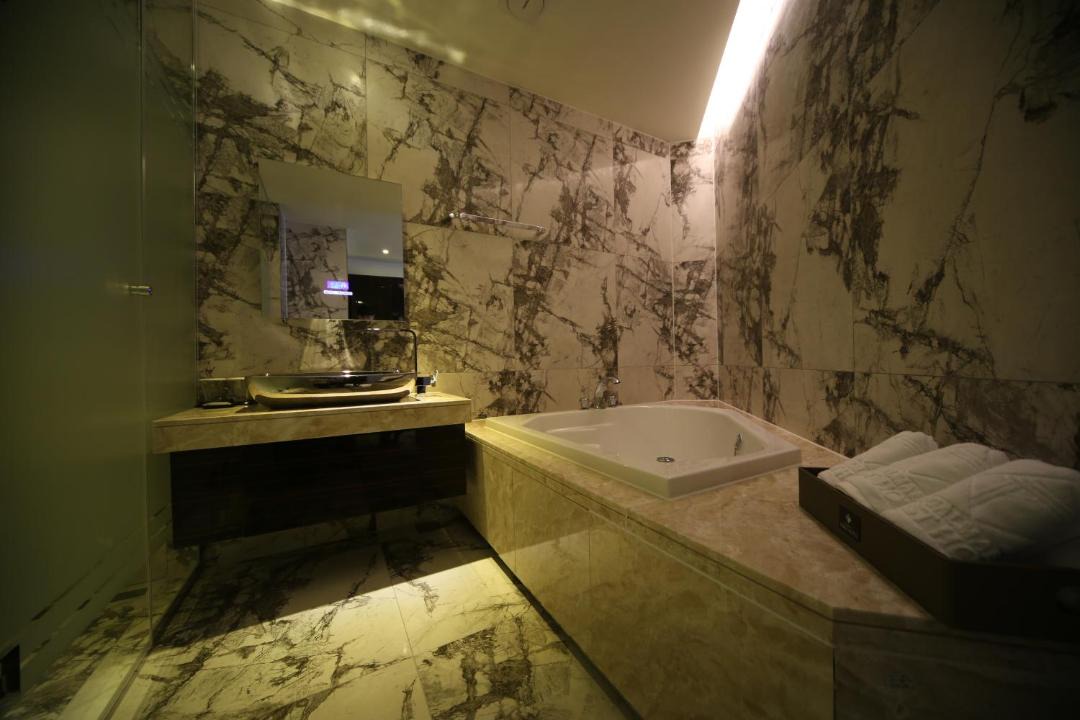 Photo of Bathroom in Guri