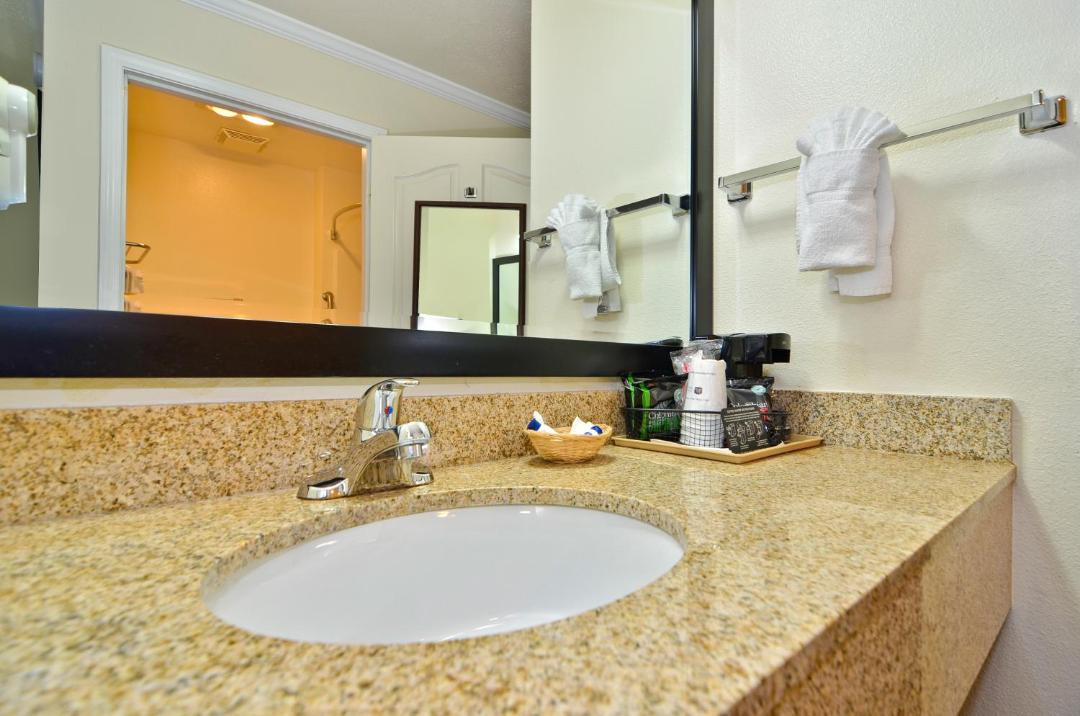 Photo of Bathroom in Salinas