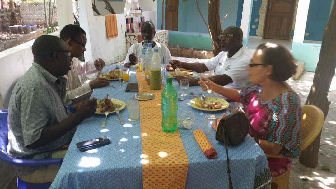 Photo of Human In Picture in Abeme