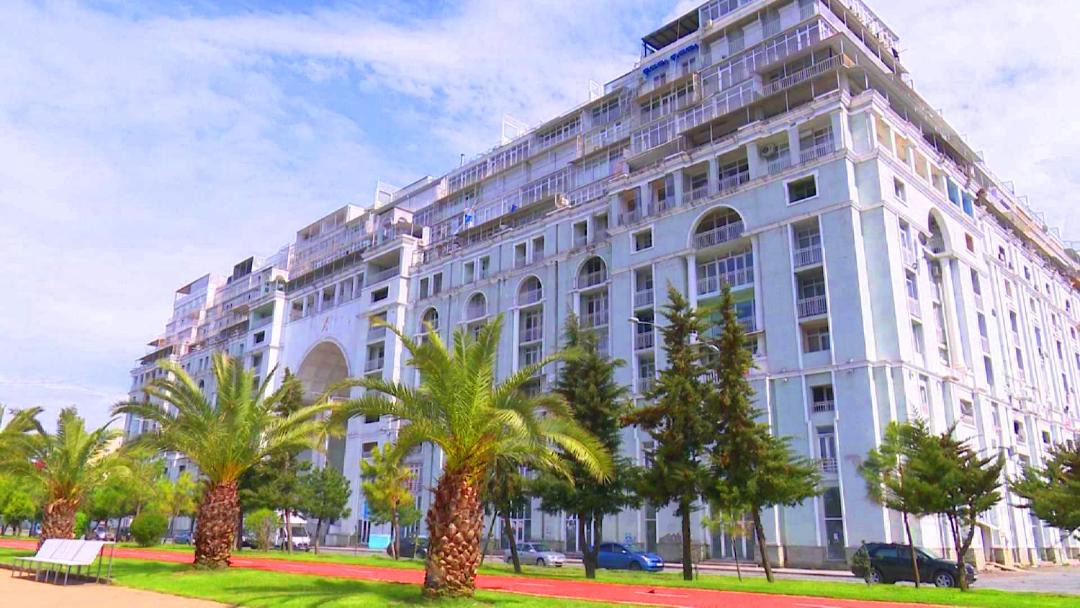 Photo of Buildings in Old Boulevard