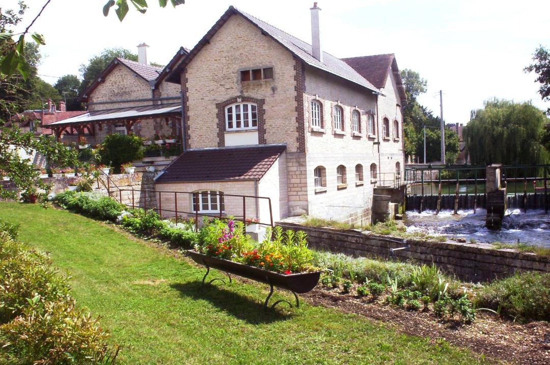 Photo of Buildings in Chappes