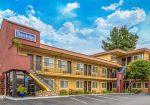 Travelodge by Wyndham Burbank-Glendale