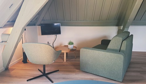 Family Studio, City View