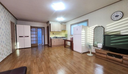 Room (Room 101)