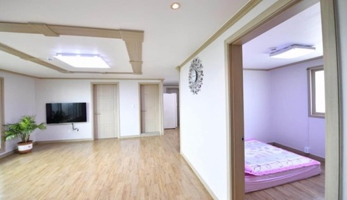 Room (Group Room 401)