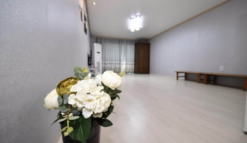 Room (Family Room 203)