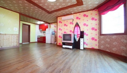 Room (Nest of Blessings)