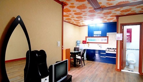 Room (Nest of Peace)