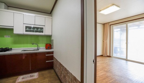 Room (2 building room 102 (50m ondol))