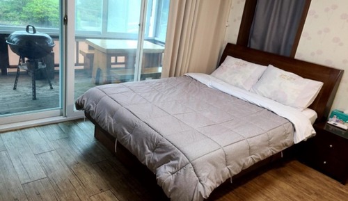 Room (Building 4 Room 102 (8 pyeong bed))