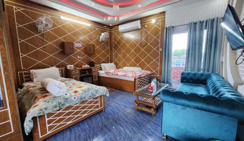 Deluxe Family Room