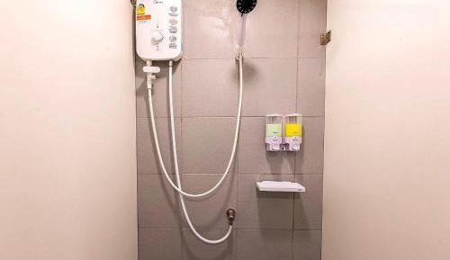 Female Queen Room with Shared Bathroom