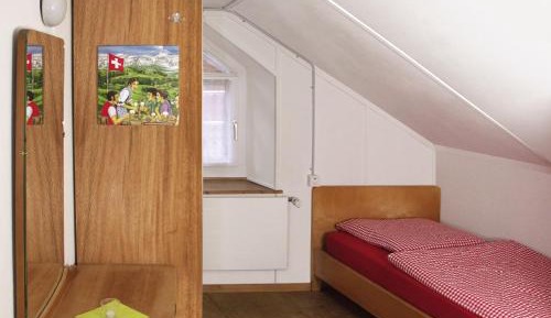 Single Room with Shared Bathroom