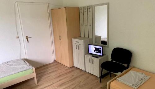 Basic Triple Room with Shared Bathroom