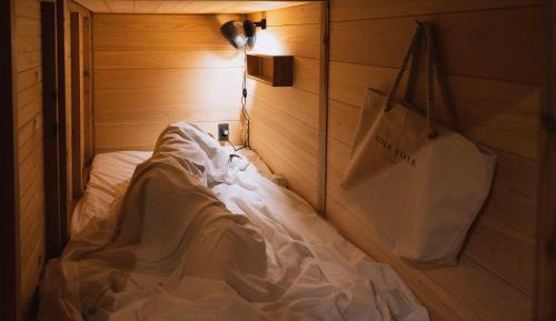 Single Bed in Mixed Dormitory Room