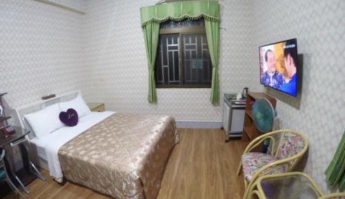 Standard Double Room with Shared Bathroom