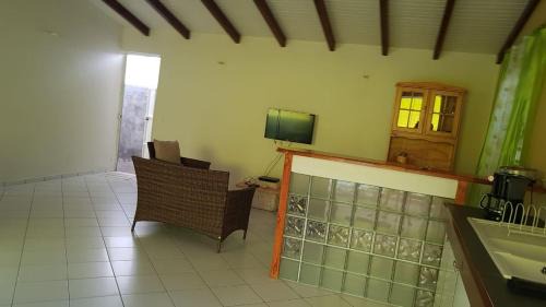 Les Abymes Apartment | Le bois de rose