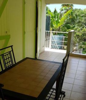 Les Abymes Apartment | Le bois de rose