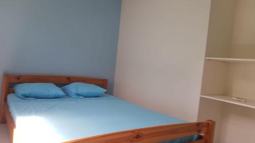 Les Abymes Apartment | Le bois de rose