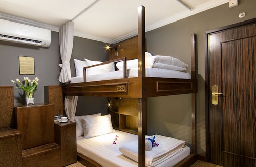 Hang Dao Hotel | Little Charm Hanoi Hostel
